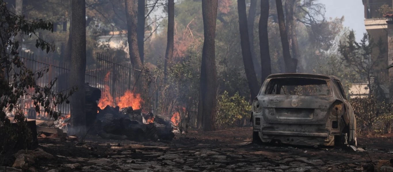 Συνεχίζεται το ολοκαύτωμα της χώρας σε Bίλια - Κερατέα: 50.000 στρέμματα έγιναν στάχτη από τις φωτιές